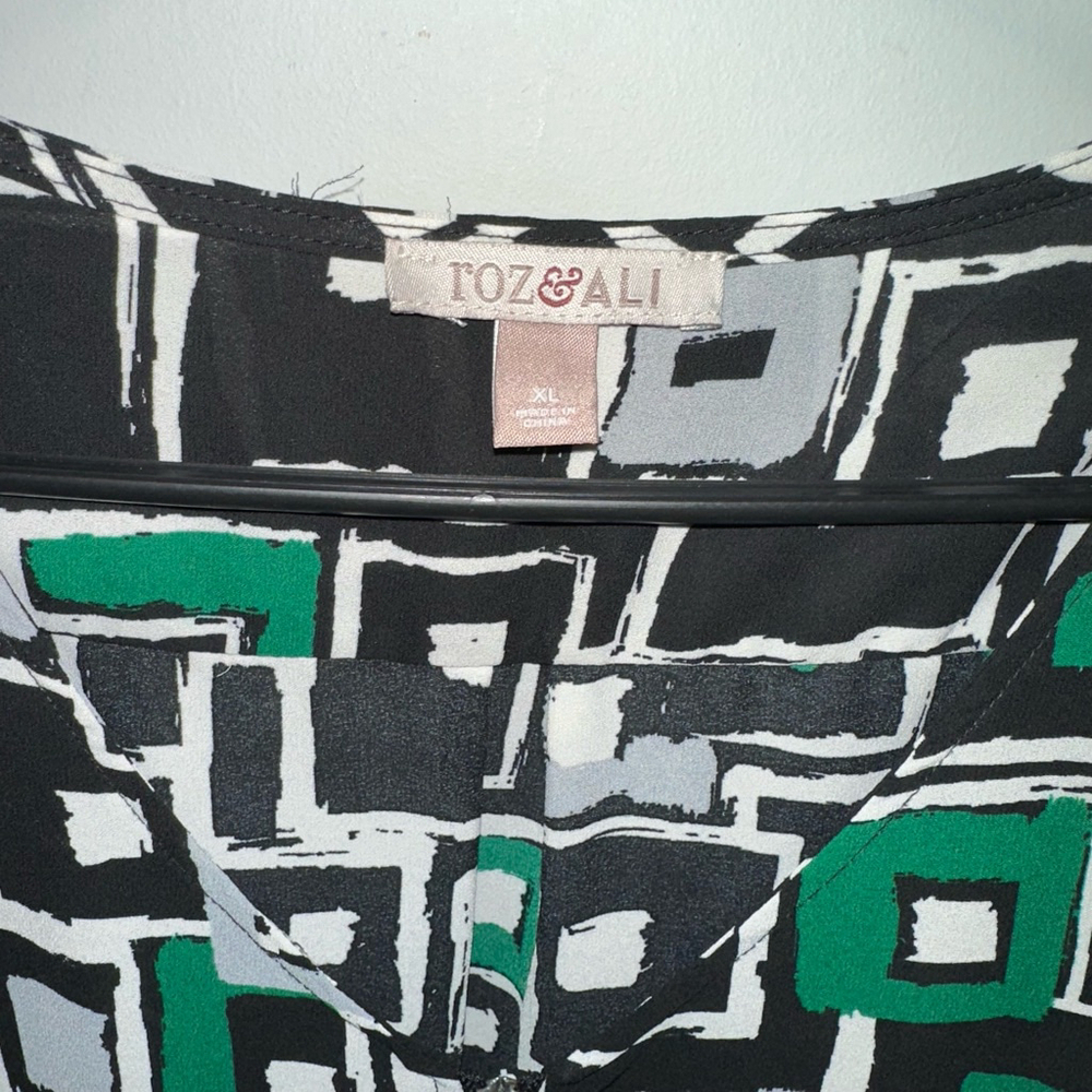 Roz & Ali Women’s Blouse XL Black Green Zip Up Front - Picture 9 of 9